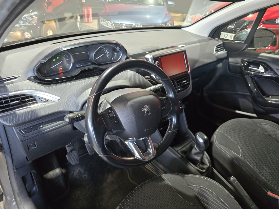 Imagen de Peugeot 208